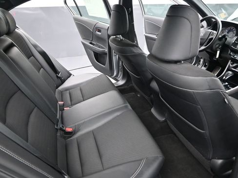 Used 2017 Honda Accord Sport image 22