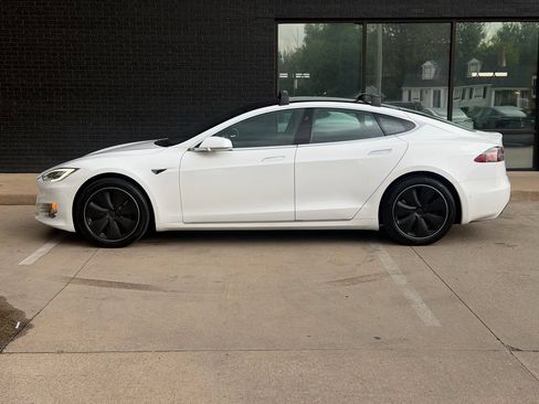 Used 2021 Tesla Model S Long Range Plus AWD/4WD image 16