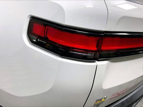Used 2023 Rivian R1T Adventure image 29