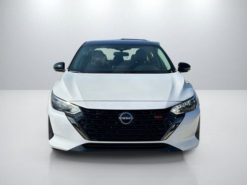 Used 2025 Nissan Sentra SR w/ SR Premium Package image 2