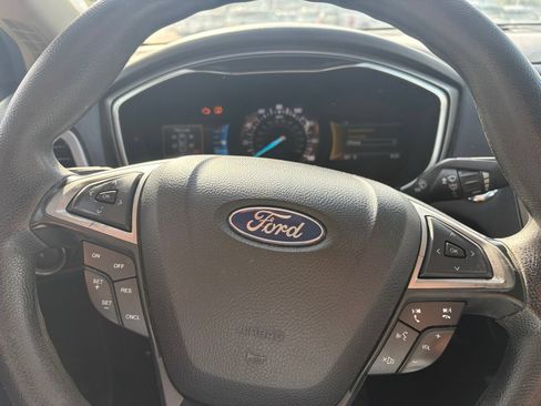 Used 2020 Ford Fusion SE FWD image 13