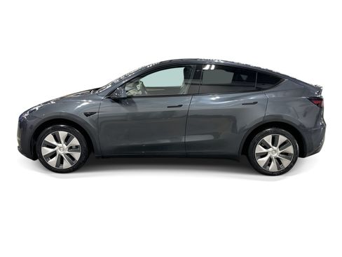 Certified 2023 Tesla Model Y AWD image 3