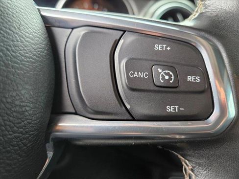 Used 2021 Jeep Gladiator Overland image 13