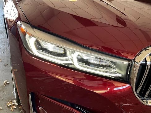 Used 2022 BMW ALPINA B7 xDrive w/ Luxury Rear Seating Package image 26