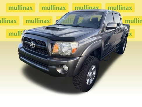 Used 2011 Toyota Tacoma PreRunner w/ TRD Sport Pkg RWD image 2
