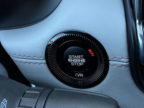 Used 2025 Jeep Compass Limited image 29