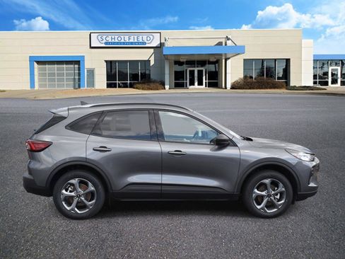 Used 2025 Ford Escape ST-Line AWD/4WD image 2