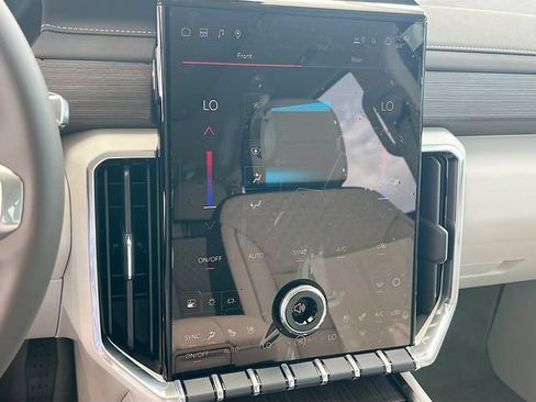 New 2026 GMC Acadia Denali w/ Super Cruise Package FWD image 11