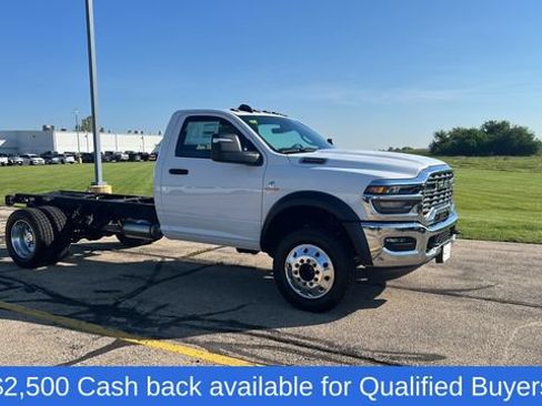 New 2026 RAM 5500 Tradesman w/ Chrome Appearance Group AWD/4WD image 13