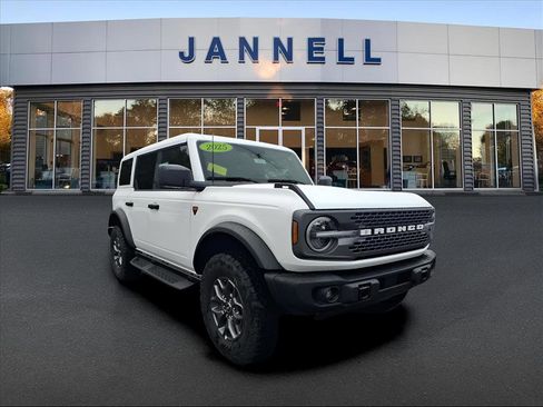 New 2025 Ford Bronco Badlands AWD/4WD image 2
