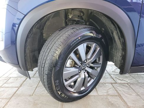 Certified 2025 Nissan Pathfinder SV image 31