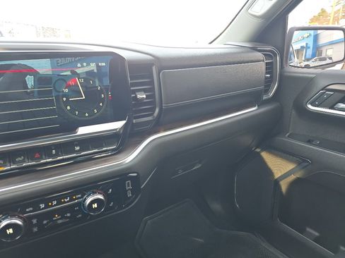 Used 2024 GMC Sierra 1500 SLT image 32