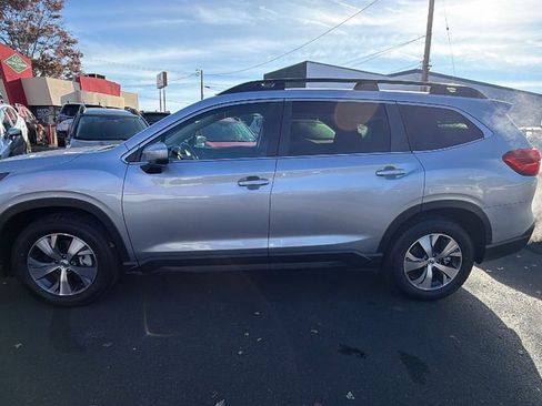 Used 2024 Subaru Ascent Premium w/ Convenience Package image 7