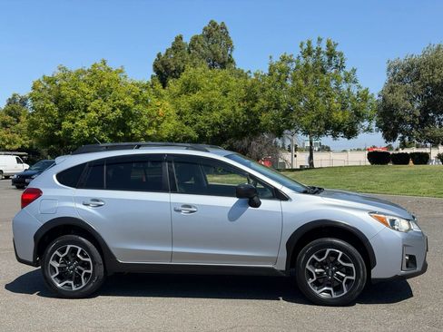 Used 2017 Subaru Crosstrek 2.0i AWD/4WD image 6