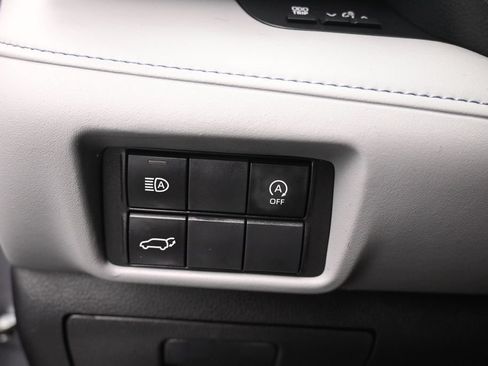 Used 2023 Toyota Highlander XLE FWD image 28