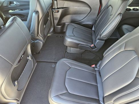 New 2026 Chrysler Pacifica Select w/ S Appearance Package image 23