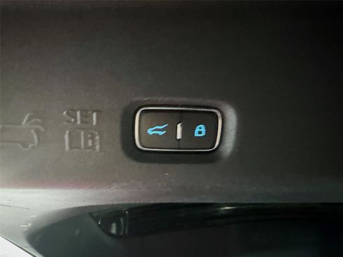 Used 2025 Ford Expedition Active image 25