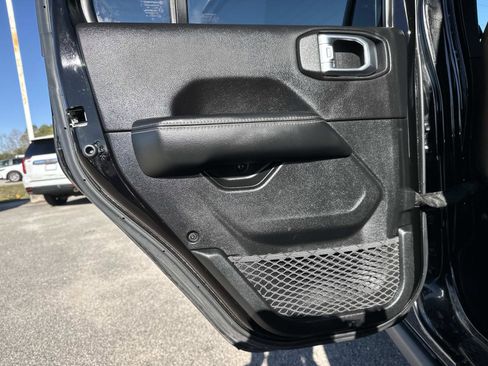 Used 2021 Jeep Wrangler Unlimited Rubicon image 15