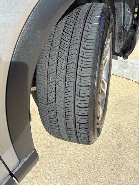 Used 2025 Honda Pilot EX-L image 9