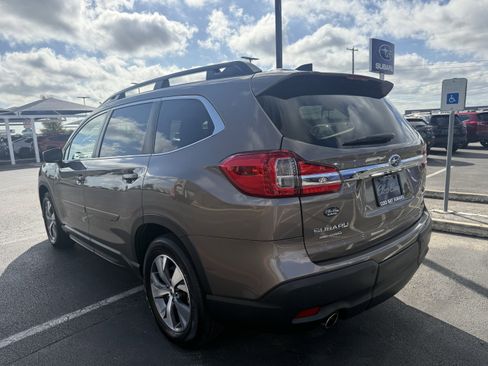 Used 2021 Subaru Ascent Premium w/ Convenience Package image 5