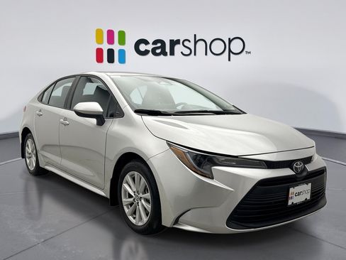 Used 2026 Toyota Corolla LE w/ LE Premium Package FWD image 7