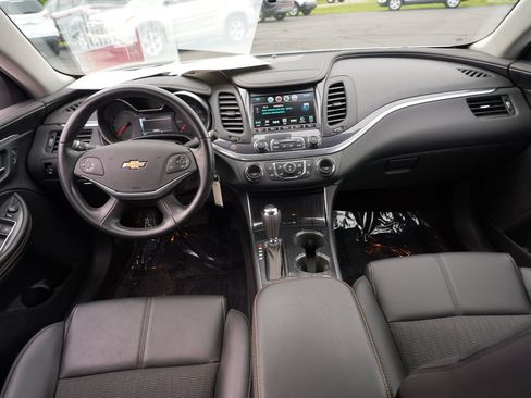 Used 2016 Chevrolet Impala LT FWD image 25