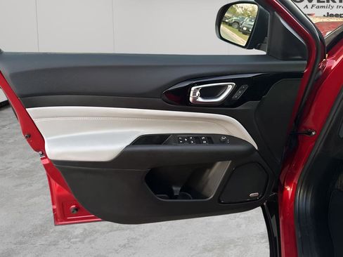 Used 2025 Jeep Compass Limited w/ Elite Group image 24