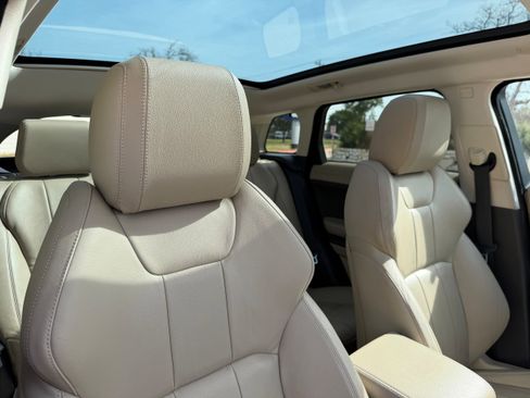 Used 2016 Land Rover Range Rover Evoque SE image 11