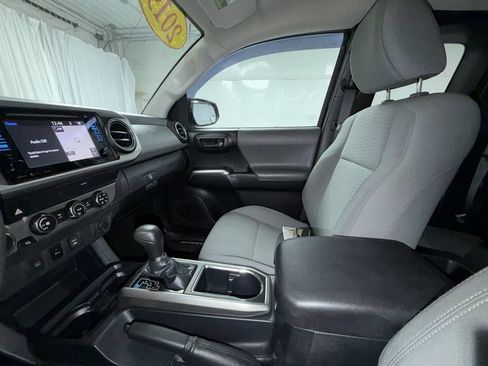Certified 2019 Toyota Tacoma SR5 AWD/4WD image 8