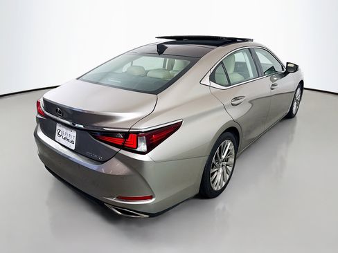 Used 2019 Lexus ES 350 Luxury image 7
