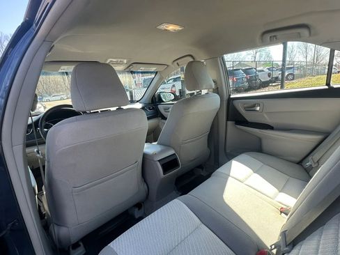 Used 2015 Toyota Camry LE image 20