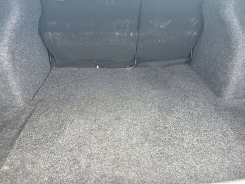 Used 2025 Nissan Versa SV FWD image 31