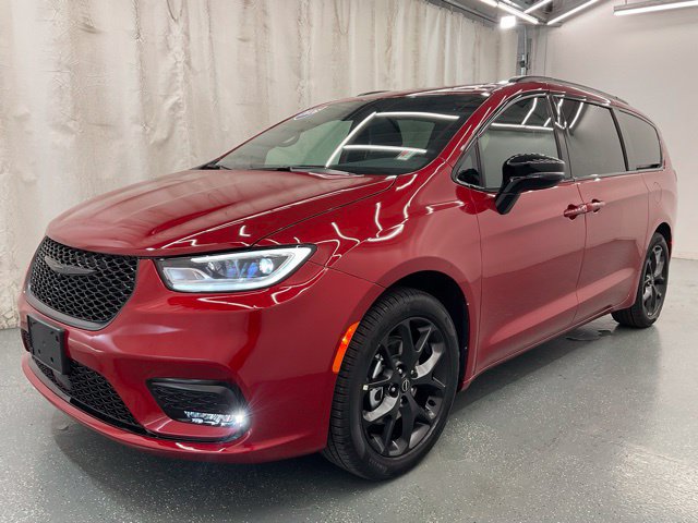 New 2026 Chrysler Pacifica Select w/ S Appearance Package FWD image 4