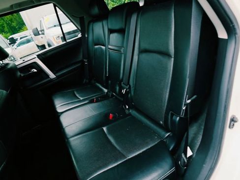 Used 2014 Toyota 4Runner Limited AWD/4WD image 9