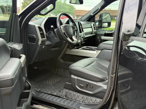 Used 2022 Ford F250 Lariat w/ Lariat Ultimate Package AWD/4WD image 17