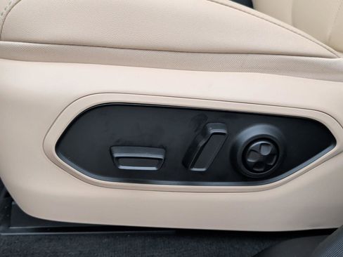 New 2025 Jeep Grand Cherokee Limited w/ Luxury Tech Group II image 14