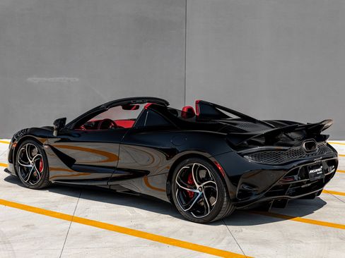 Used 2024 McLaren 750S Spider image 30