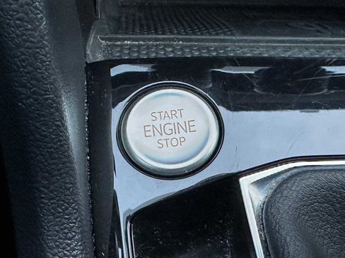 Used 2024 Volkswagen Taos SE image 34