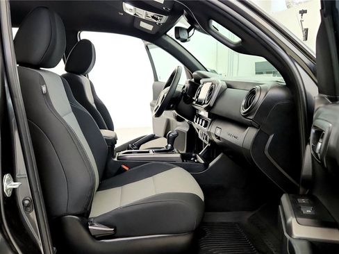 Used 2023 Toyota Tacoma TRD Off-Road image 25