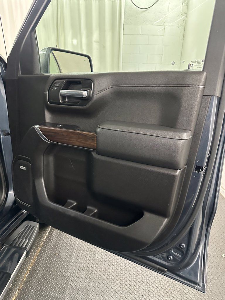 Used 2022 GMC Sierra 1500 SLT w/ SLT Premium Plus Package AWD/4WD image 37