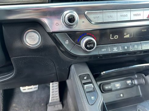 Used 2022 Kia Telluride SX w/ SX Prestige Package image 35