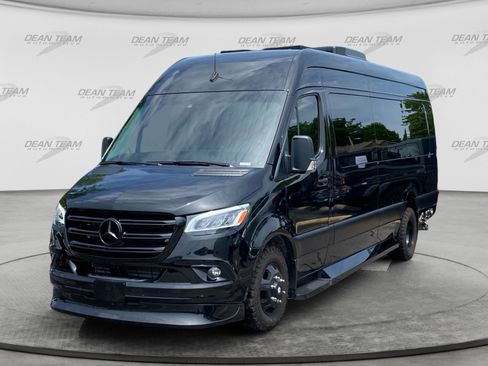 Used 2022 Mercedes-Benz Sprinter 3500 image 3