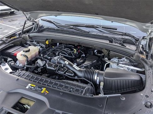 Used 2024 Jeep Grand Cherokee Limited image 37