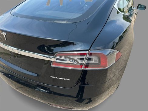 Used 2019 Tesla Model S Standard Range AWD/4WD image 27