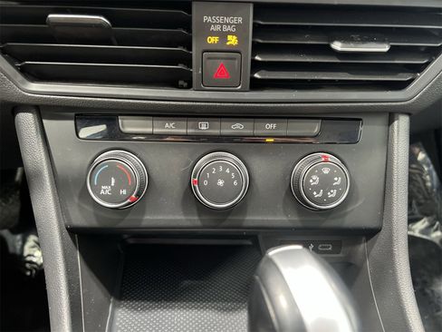 Used 2021 Volkswagen Jetta S image 18