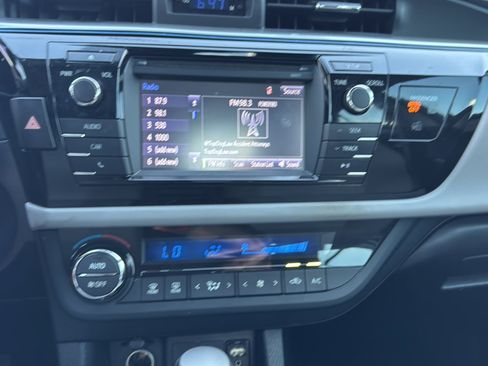 Used 2016 Toyota Corolla LE FWD image 24