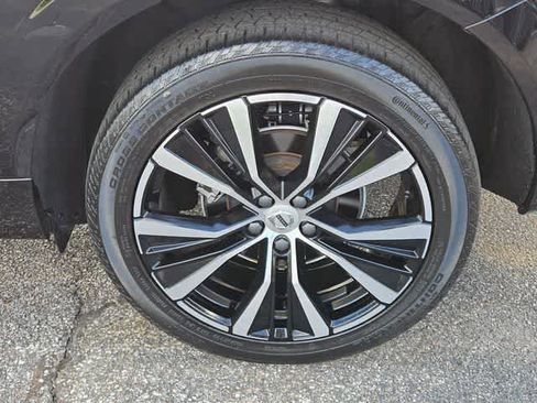 Used 2024 Volvo XC60 B5 Plus w/ Protection Package Premier AWD/4WD image 13