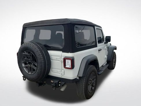 Used 2022 Jeep Wrangler Sport AWD/4WD image 2