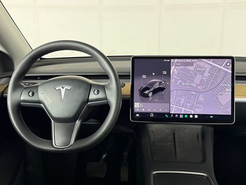 Used 2023 Tesla Model Y Long Range AWD/4WD image 32