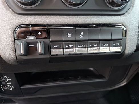 Used 2024 RAM 2500 Tradesman w/ Chrome Appearance Group image 23